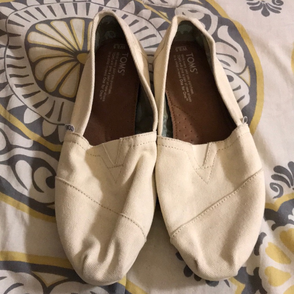 Beige Toms